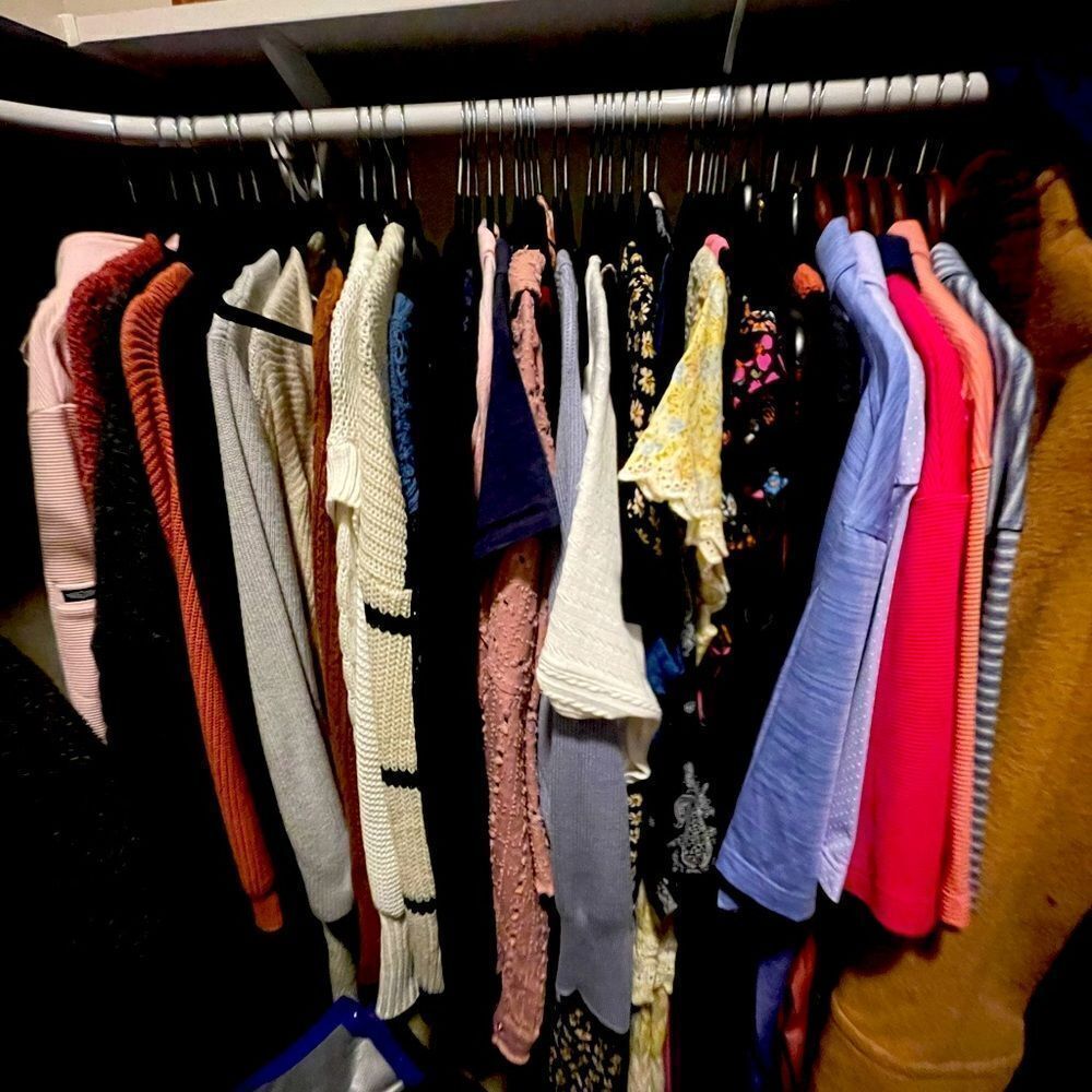 Must ship this week !! Men’s 2xl mystery box. High value!!
